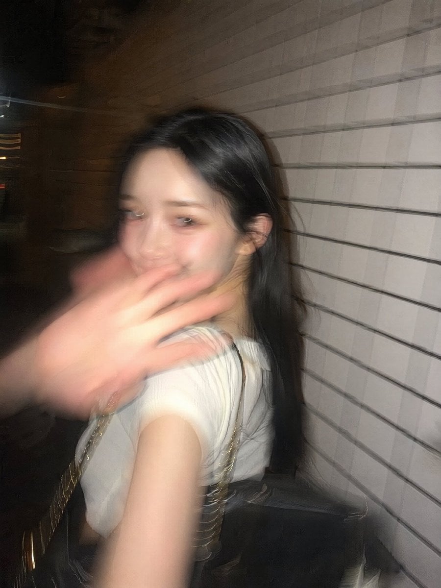 {
  "prompt": "Ultra-realistic candid smartphone photo, 3:4 vertical. Original n